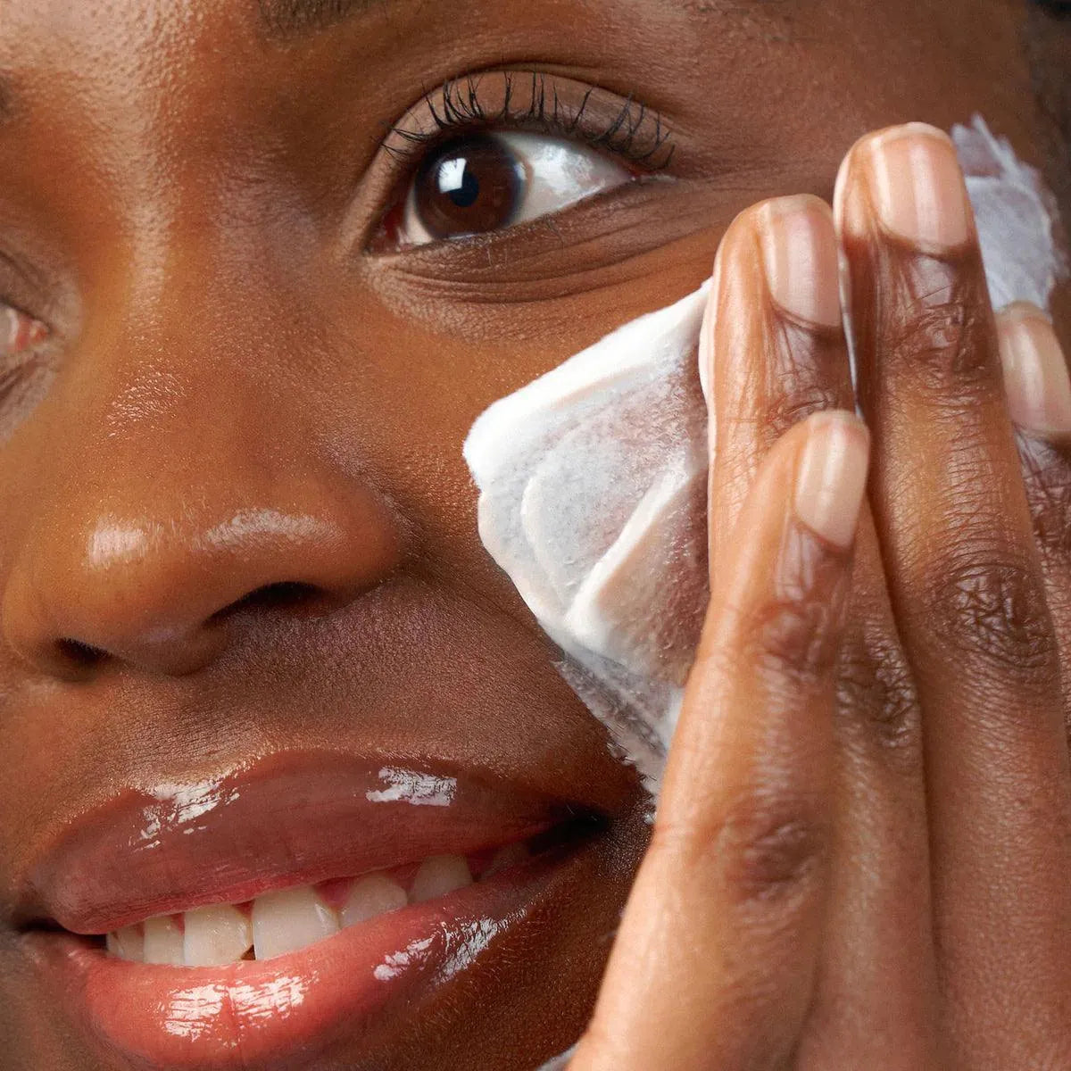 Novexpert - Milky Hydro-Biotic Cleanser - GOLDFARMACI