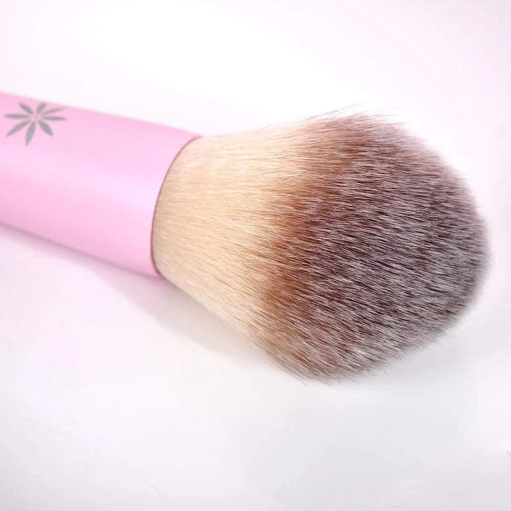 Brushworks - HD Tapered Powder Brush - GOLDFARMACI