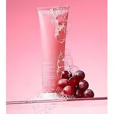 Caudalie VinoHydra cleansing gel with grapes and bubbles on pink background, Goldfarmaci skincare