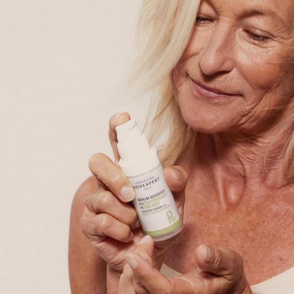 Novexpert - Whitening Serum Booster with Poliphenoles & Green Tea - GOLDFARMACI