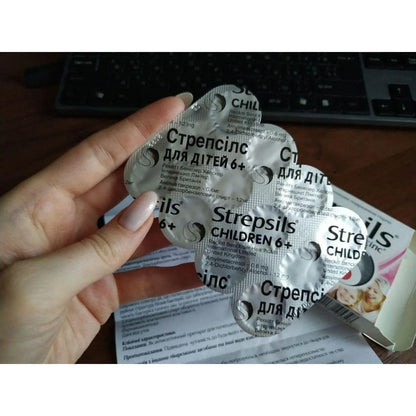 Reckitt - Strepsils Strawberry 24 Tabs - GOLDFARMACI